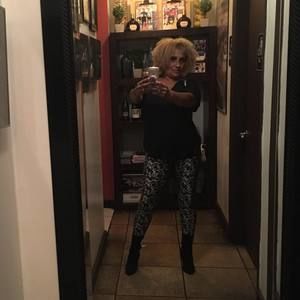 Meet your Posher, Alejandra